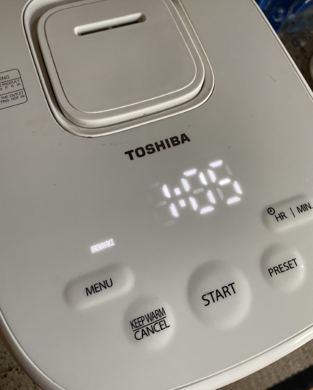 Toshiba Digital Programmable Rice Cooker, Steamer & Warmer, 3 Cups Uncooked  Rice with Fuzzy Logic and