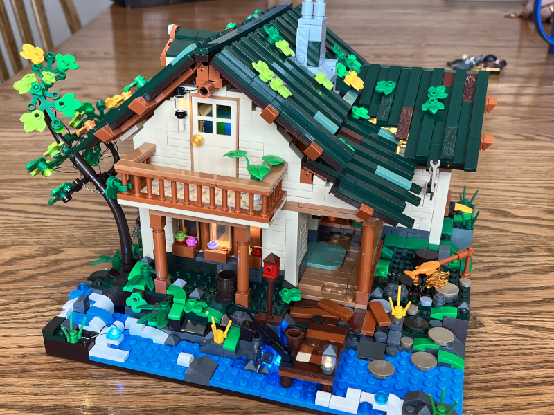 Funwhole Lakeside Lodge Building Set review - a very detailed