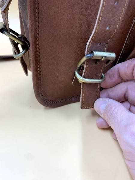 Anuent 13 Leather Messenger Bag review - A scrappy little bag for