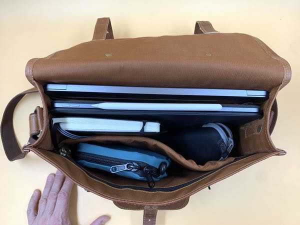 Anuent 13 Leather Messenger Bag review - A scrappy little bag for