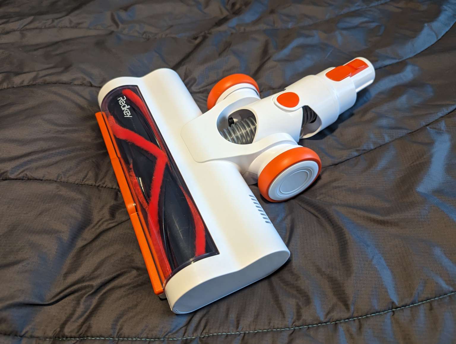 Redkey P8 Cordless Stick Vacuum review - Maximum power in compact form ...