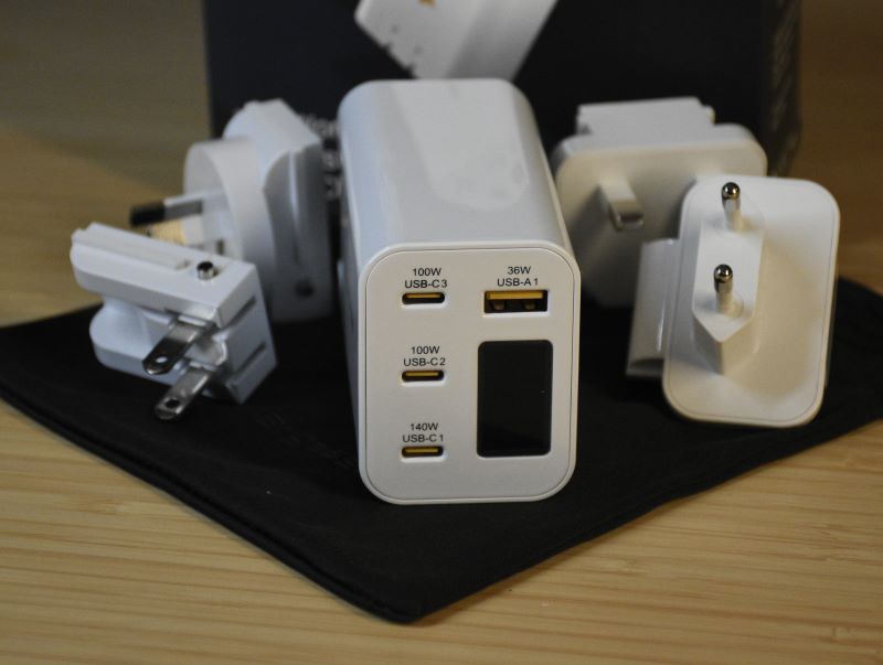 Review: Chargeasap Omega 200W adapter can charge 4 devices at once