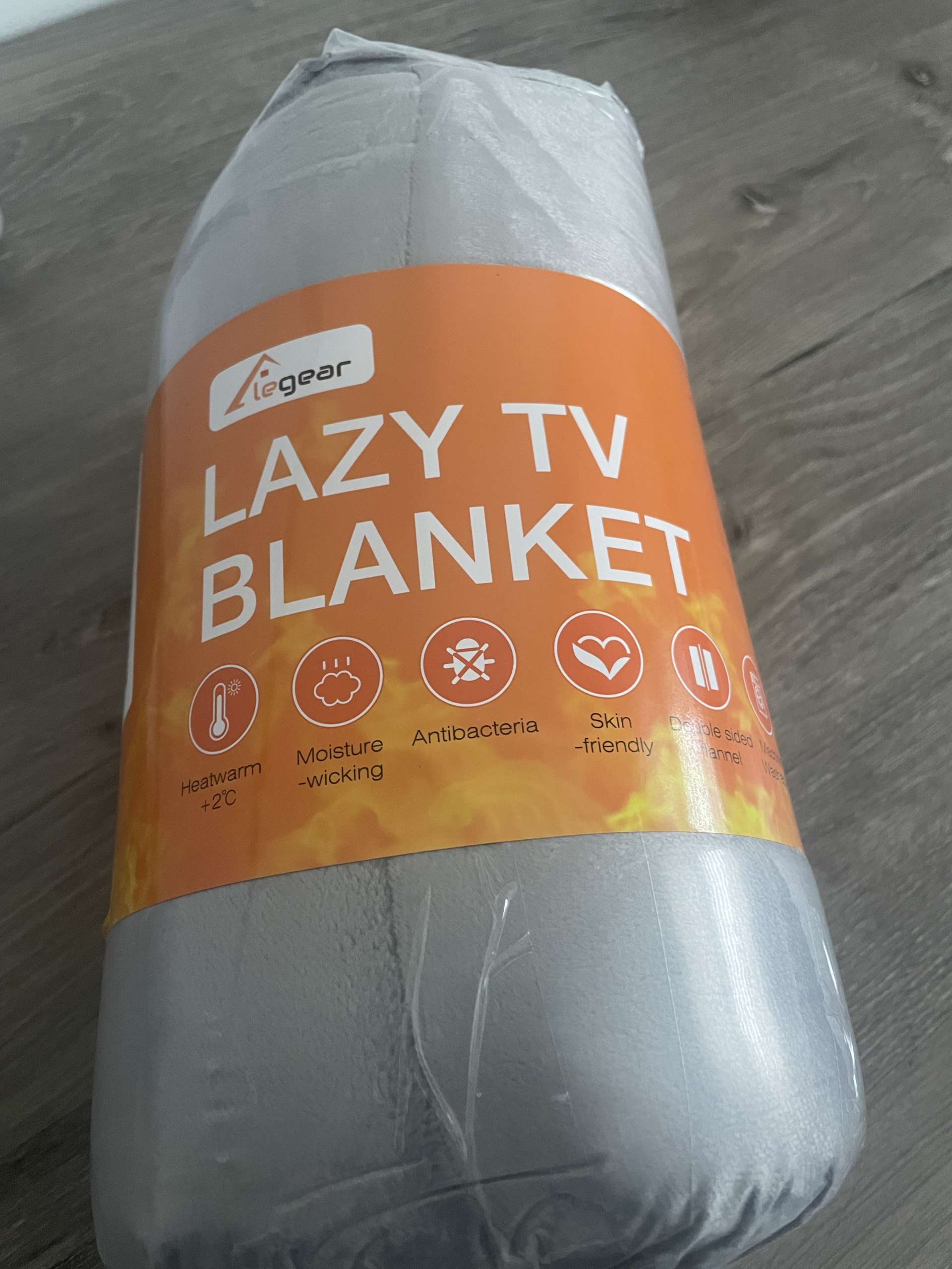 Elegear Wearable Hug Throw Blanket review The Gadgeteer