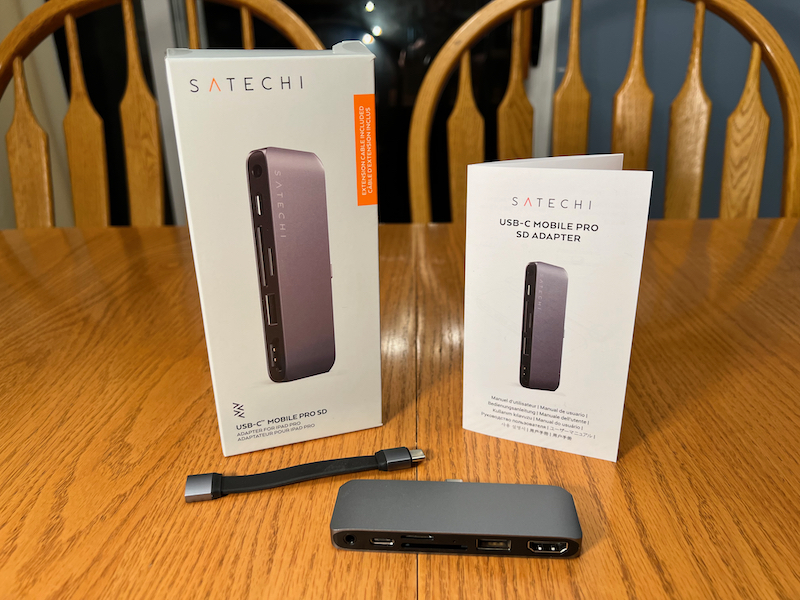 Satechi USB-C Mobile Pro Hub SD package contents