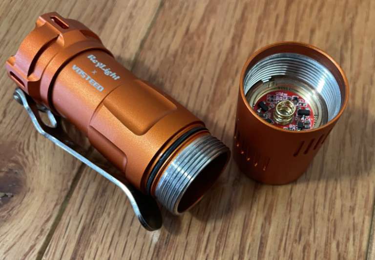 Vosteed Reylight Rook Flashlight review – Pack a parcel of photons in ...