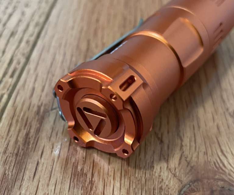 Vosteed Reylight Rook Flashlight review – Pack a parcel of photons in ...