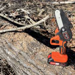 POTENCO Mini Chainsaw review – handy for trimming small branches