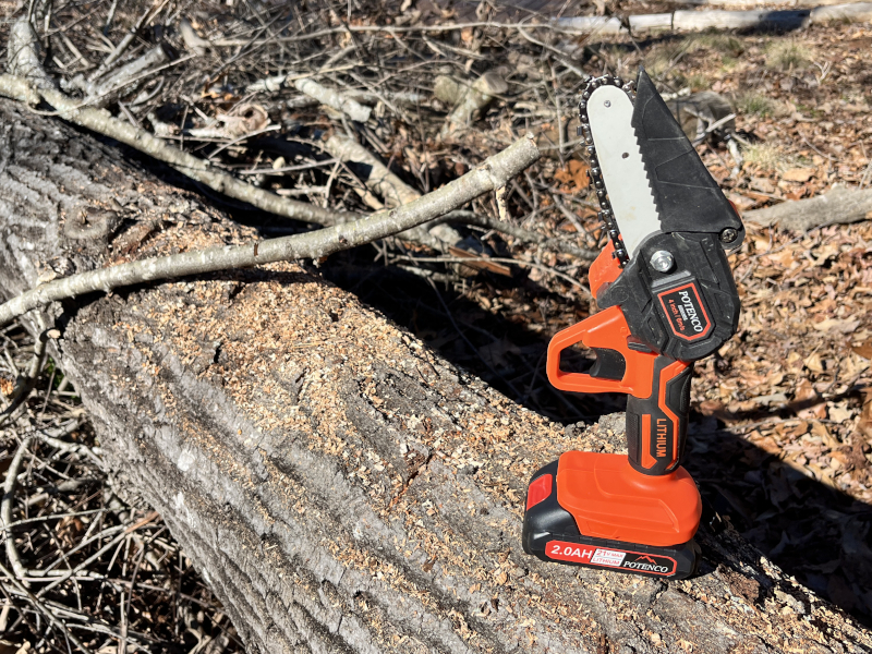 POTENCO Mini Chainsaw review - handy for trimming small branches - The  Gadgeteer
