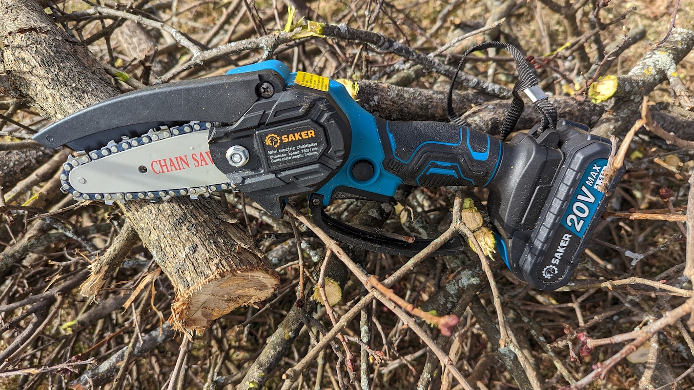 Saker Mini Chainsaw review - lumberjack function, cordless drill package! -  The Gadgeteer
