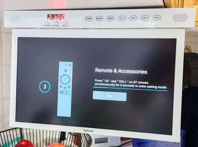 Sylvox 15.6“ Smart Under Counter Kitchen TV review a decent