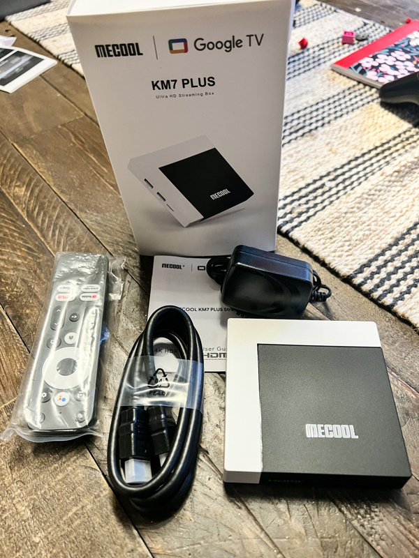 MECOOL KM7 Plus TV Box 4