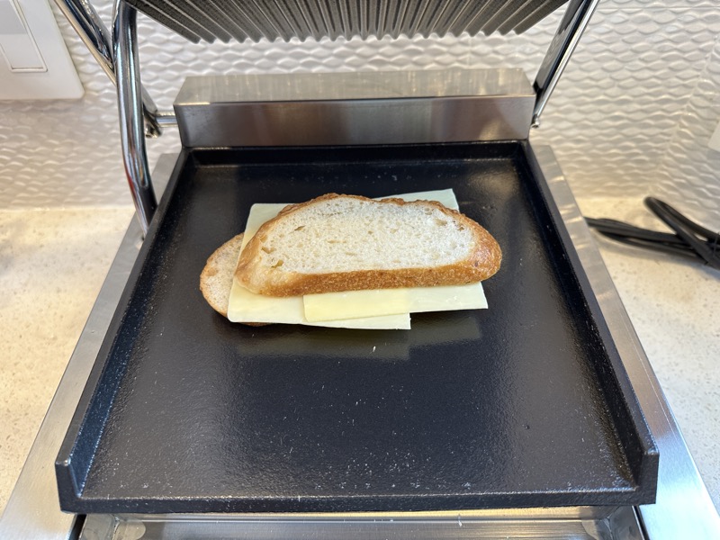 https://the-gadgeteer.com/wp-content/uploads/2023/03/vevor_commercial_sandwich_grill-12.jpg