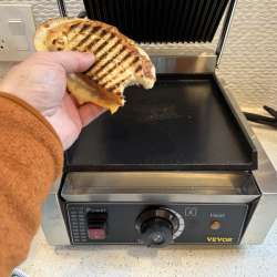 VEVOR Commercial Sandwich Panini Press Grill review – Level up your grilled cheese game