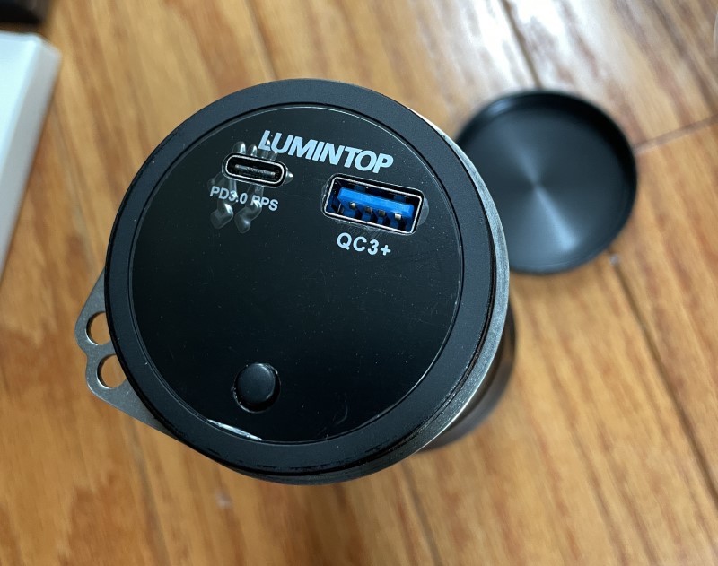 LuminTop GS3 Pro flashlight 04