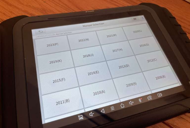 XTool D8 automotive smart diagnostic system review Powerful OBD2 car