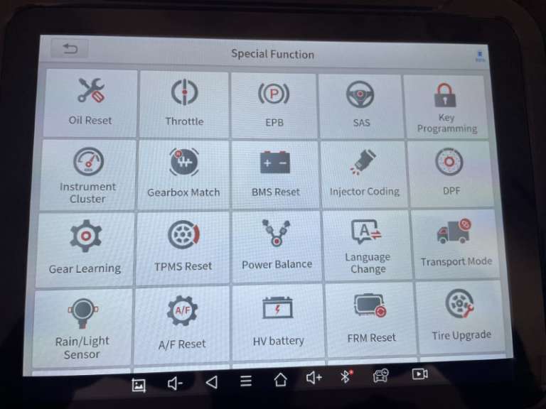 XTool D8 automotive smart diagnostic system review Powerful OBD2 car