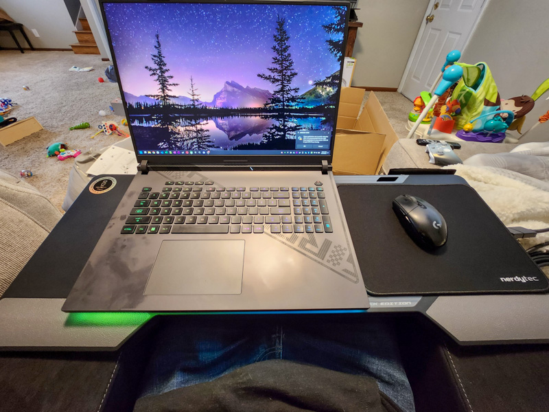 Couchmaster CYCON² review: an ergonomic couch gaming desk