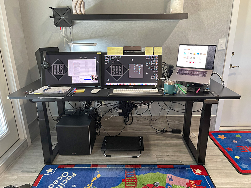 Uplift desk failed while I was in the hammock : r/StandingDesk