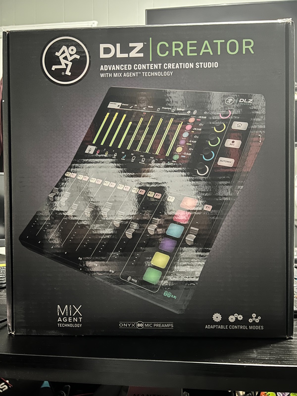  Mackie DLZ Creator Adaptive Digital Mixer for Podcasting,  Streaming and  with User Modes, Mix Agent Technology, Auto Mix,  Onyx80 Mic Preamps : Musical Instruments