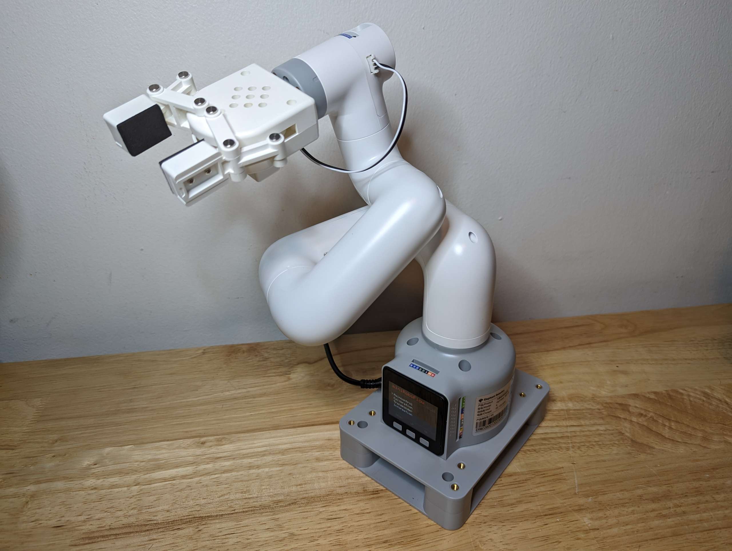 Elephant Robotics myCobot 280 Robotic Arm review - A cool robotic arm costs an arm (and a leg)! - The Gadgeteer