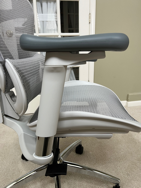 SIHOO Doro-C300 Ergonomic Office Chair armrest at its highest position