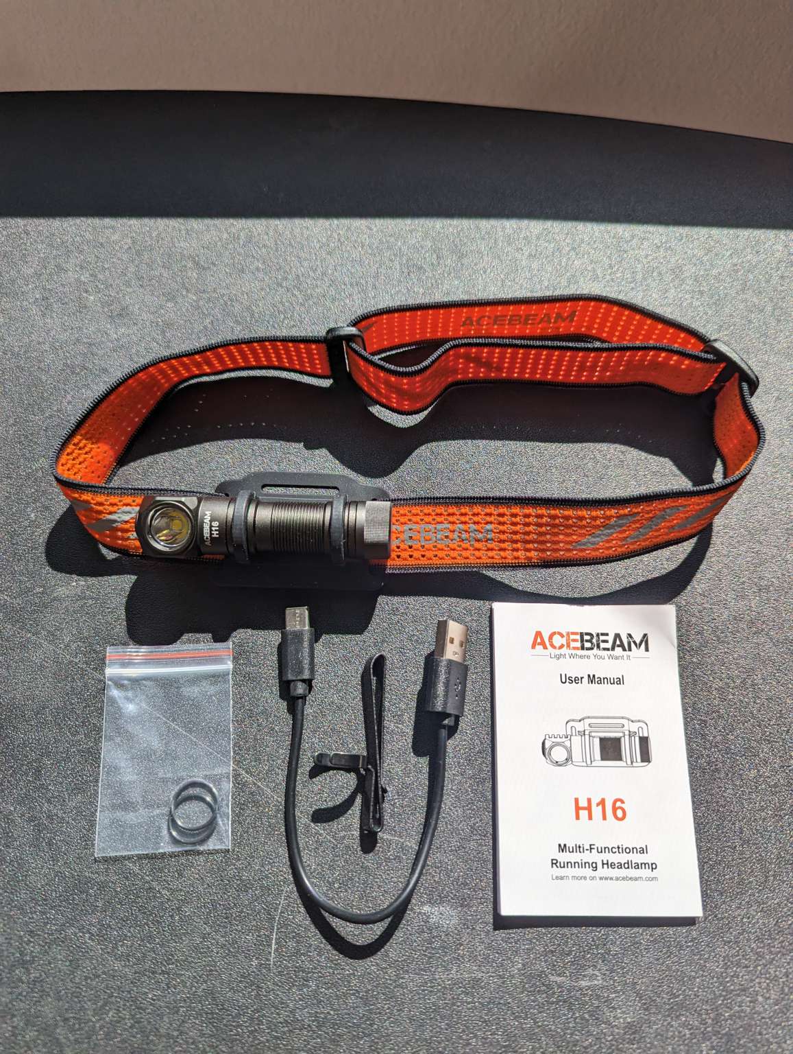 ACEBEAM H16 650 lumen Lampada frontale LED ricaricabile, 90