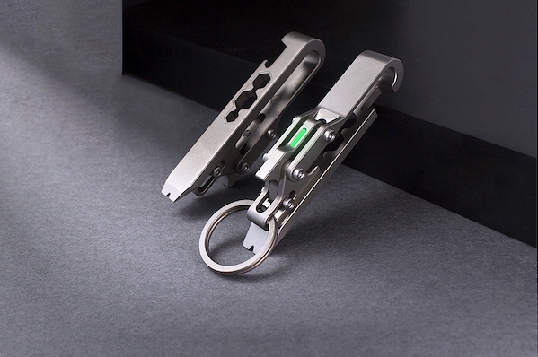 This Quick-Release Titanium Keychain Hides a Box Cutter Inside