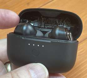 Tribit FlyBuds C1 9