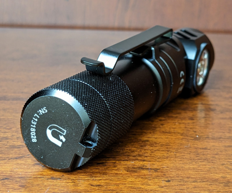 Wuben L1 flashlight review - A two-headed handful of light! - The Gadgeteer