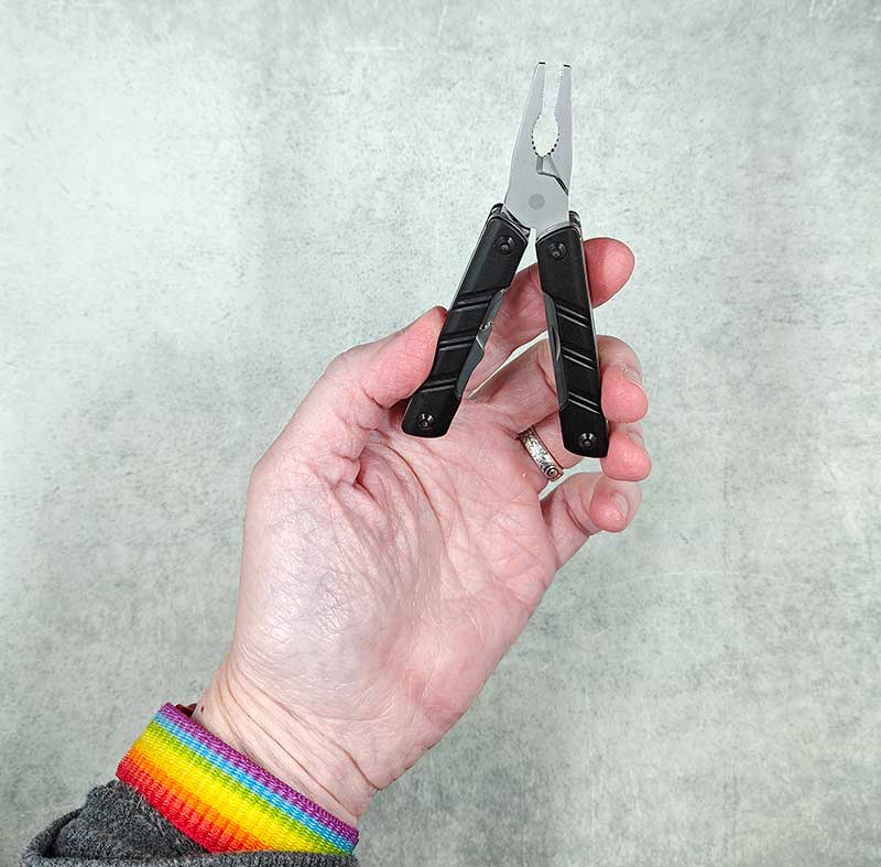 Oknife Otacle P1 multi-tool review - Is it better than a Leatherman Squirt?  - The Gadgeteer