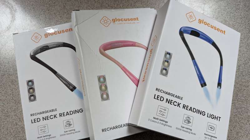 The Glocusent Neck Reading Light helps me read at night