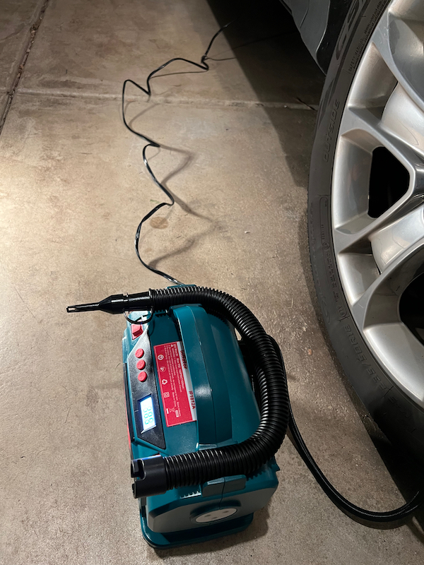 The 10 ft power cable and 2.5 ft hose provide plenty of reach for all four tires