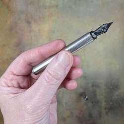 Wingback Fountain Pen review – Sophisticated minimalism