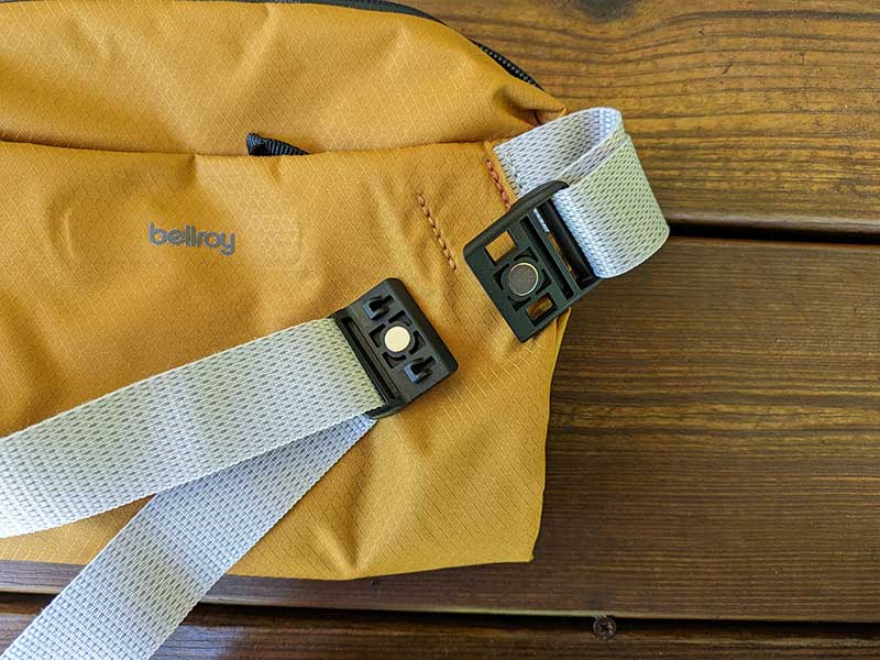 bellroy lite sling mini 12