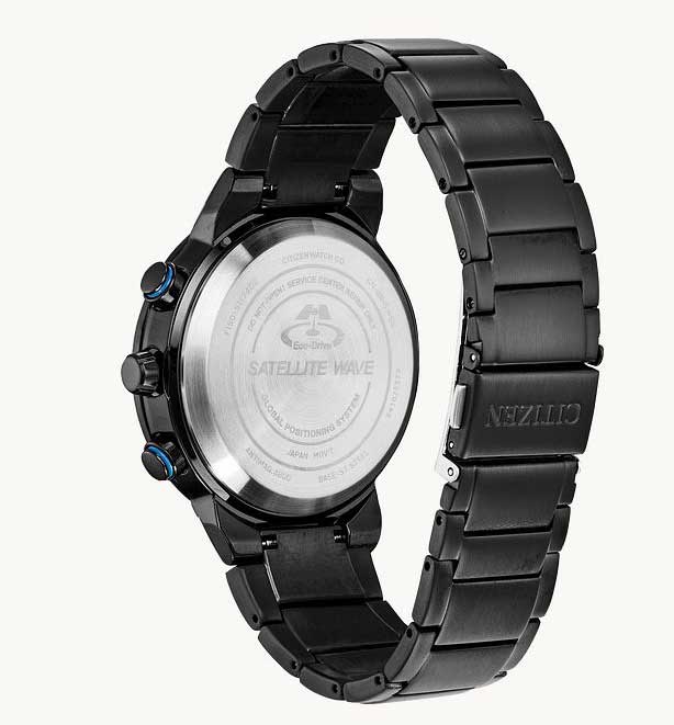 This analog watch uses satellites to automatically set the time in