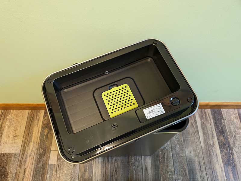 EKO Deluxe Mirage-T 50 liter smart trashcan review - handsfree, cordfree,  and affordable - The Gadgeteer