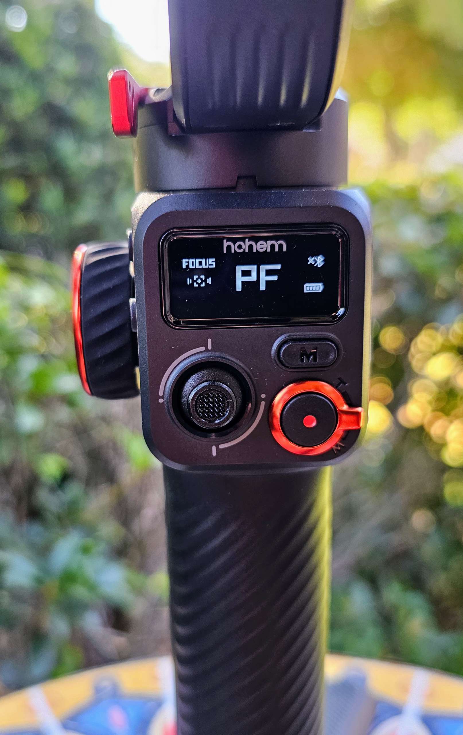Hohem iSteady MT2 gimbal review Motion pictures without the motion