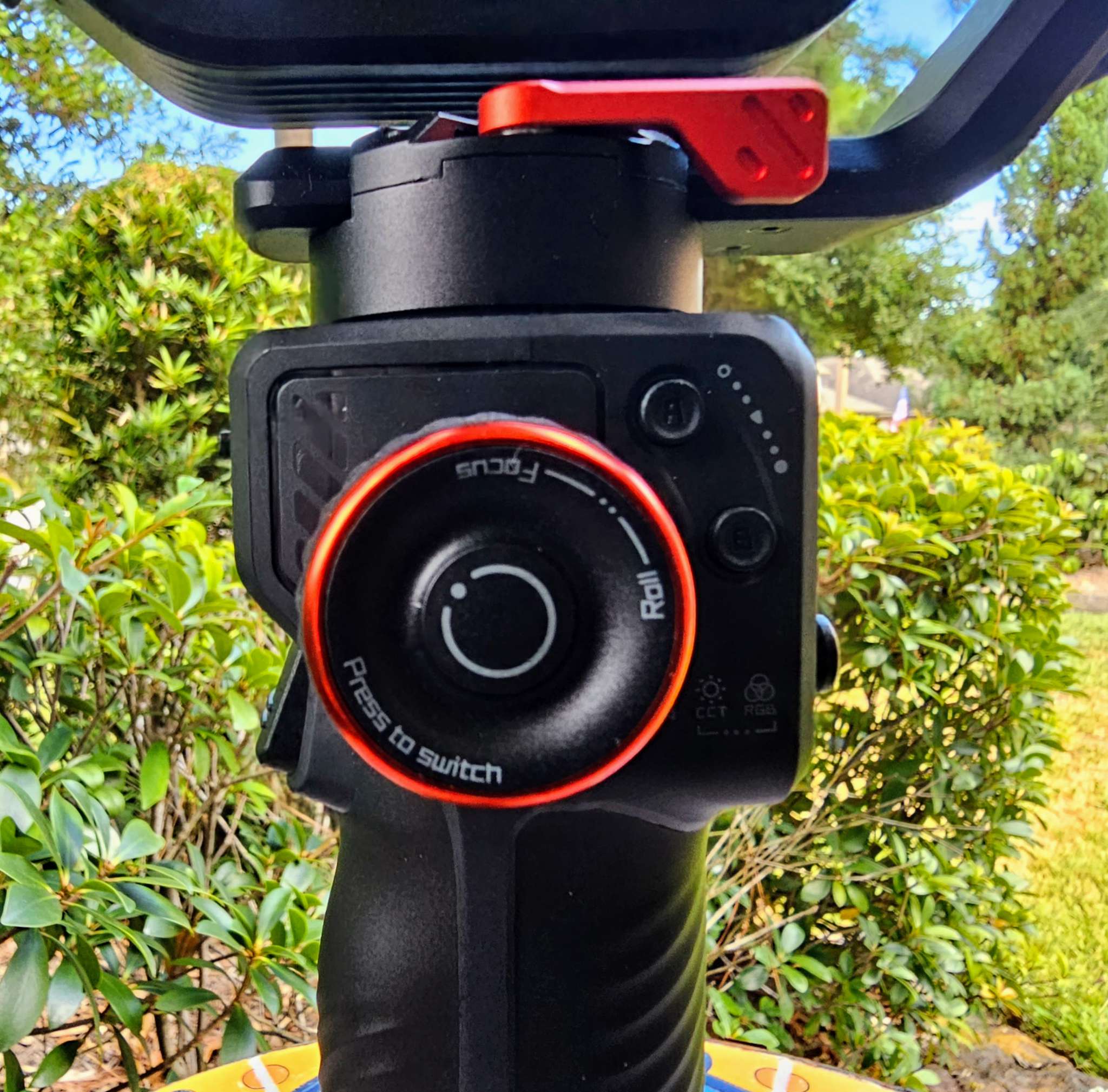 Hohem iSteady MT2 gimbal review Motion pictures without the motion