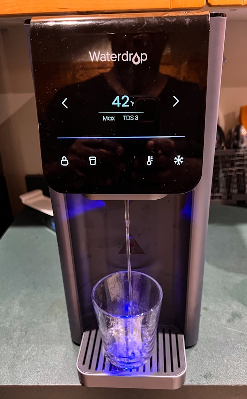 Countertop reverse store osmosis water cooler