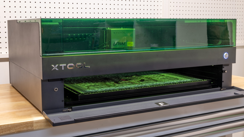 How to Set up the xTool S1 Enclosed Diode Laser Cutter - Keeping