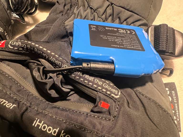 iHood Men's Heated Jacket and Unisex Heated Gloves review - The Gadgeteer