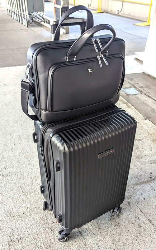 xSuit xBriefcase briefcase review - The Gadgeteer