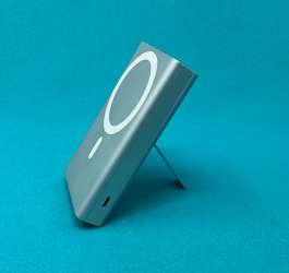 LULULOOK fast charging 10000mAh iPhone power bank review - MagSafe and