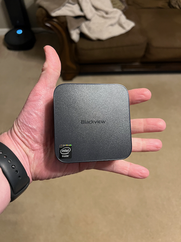 Blackview MP80 in my hand