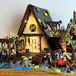 Funwhole A-Frame Cabin Building Block Set review – an old-fashioned house with lights