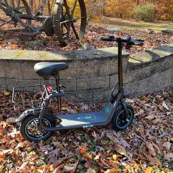 Gyroor C1 electric scooter review – You can sit and ride on this scooter!