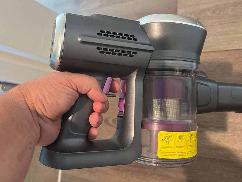 Lubluelu Stick 202 Review: Self-Stand Cordless Vacuum Cleaner