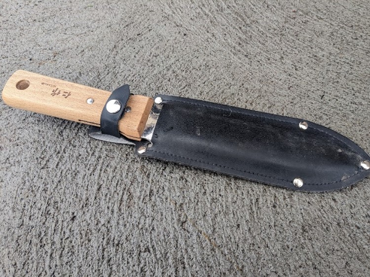 The Original Hori Hori Namibagata Japanese Stainless Steel Weeding Knife review – My favorite garden tool!
