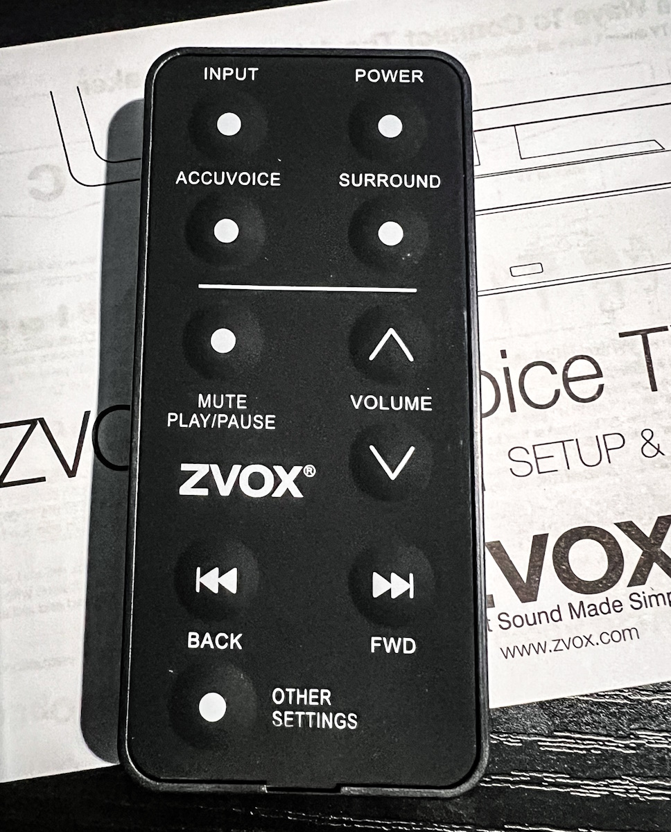 ZVOX AccuVoice AV100 Soundbar Mini Per TV – Potenziatore Vocale A 6 Livelli, Dolby Digital, Suono 3D, Connessione Ottica, Nero