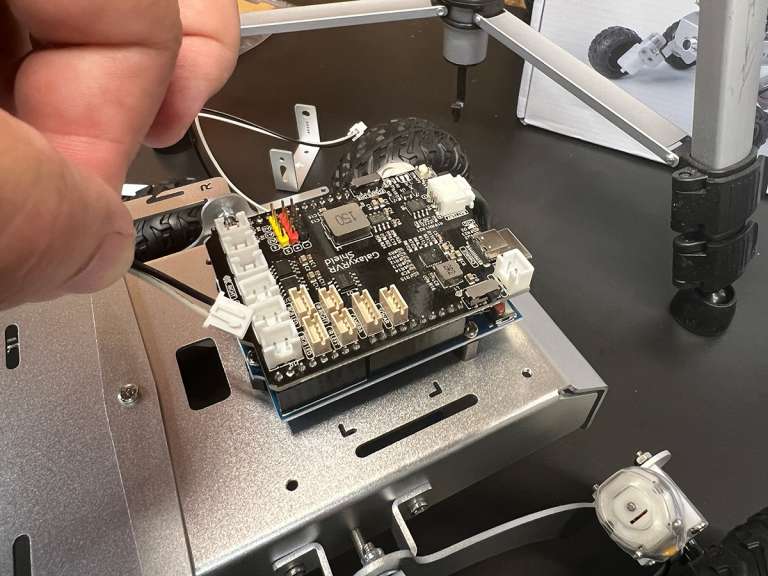 SunFounder GalaxyRVR Mars Rover Kit for Arduino review - start your ...